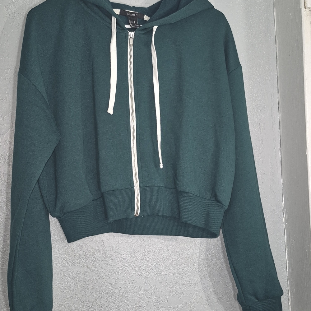 Forever 21 Green Boxy Crop Sweatshirt